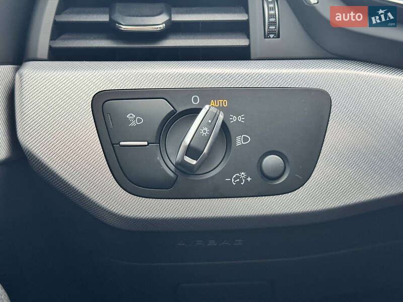 Седан Audi A4 2018 в Киеве