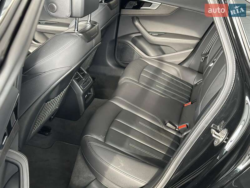 Седан Audi A4 2024 в Одесі