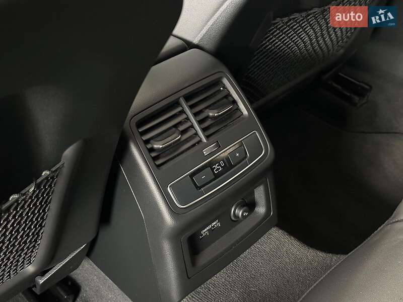 Седан Audi A4 2024 в Одесі
