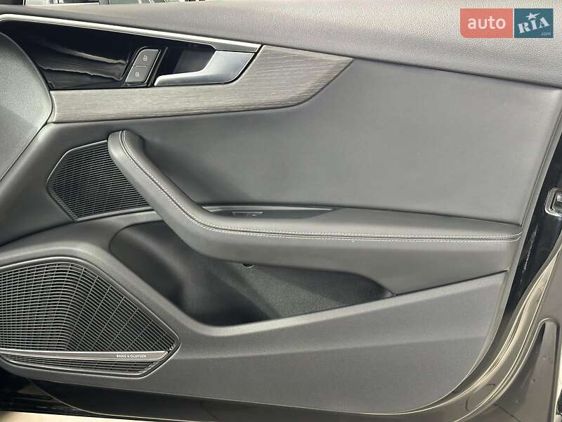 Седан Audi A4 2024 в Одесі