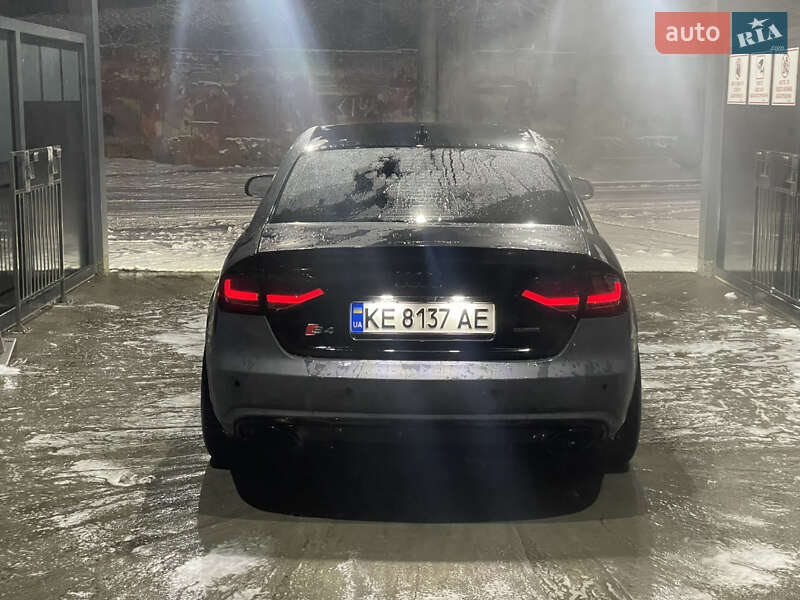 Седан Audi A4 2012 в Кропивницком
