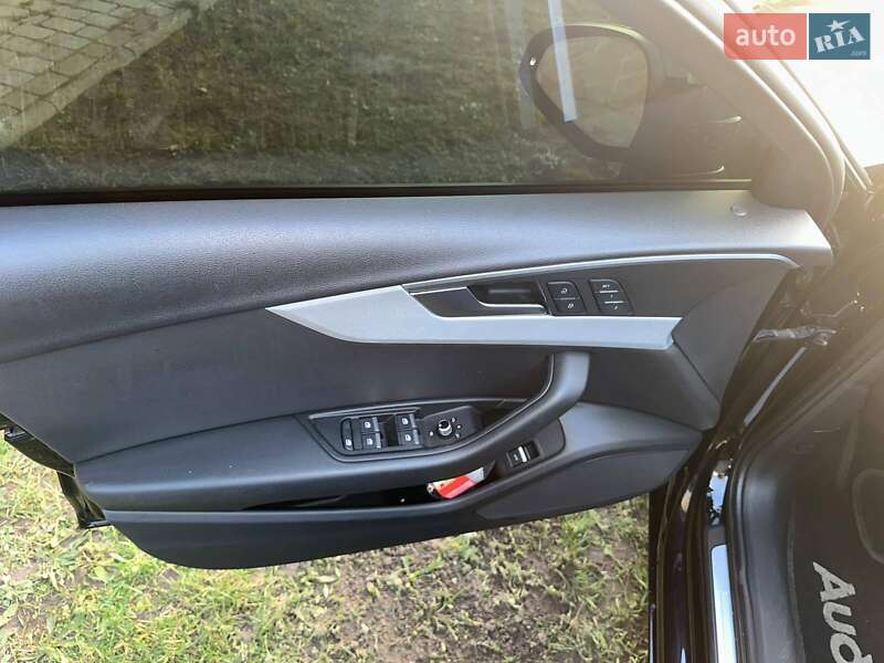 Седан Audi A4 2017 в Львове