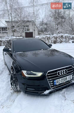 Седан Audi A4 2013 в Мукачевому