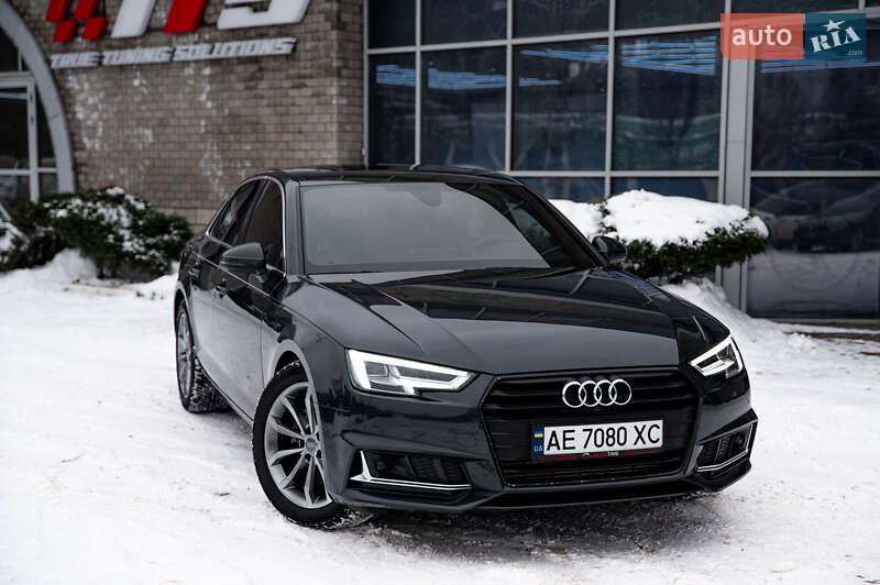 Седан Audi A4 2019 в Днепре