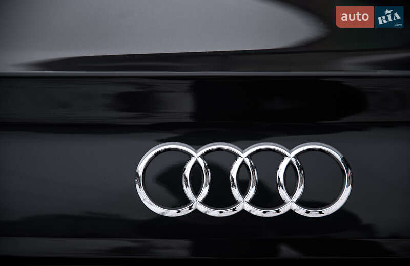 Седан Audi A4 2019 в Днепре