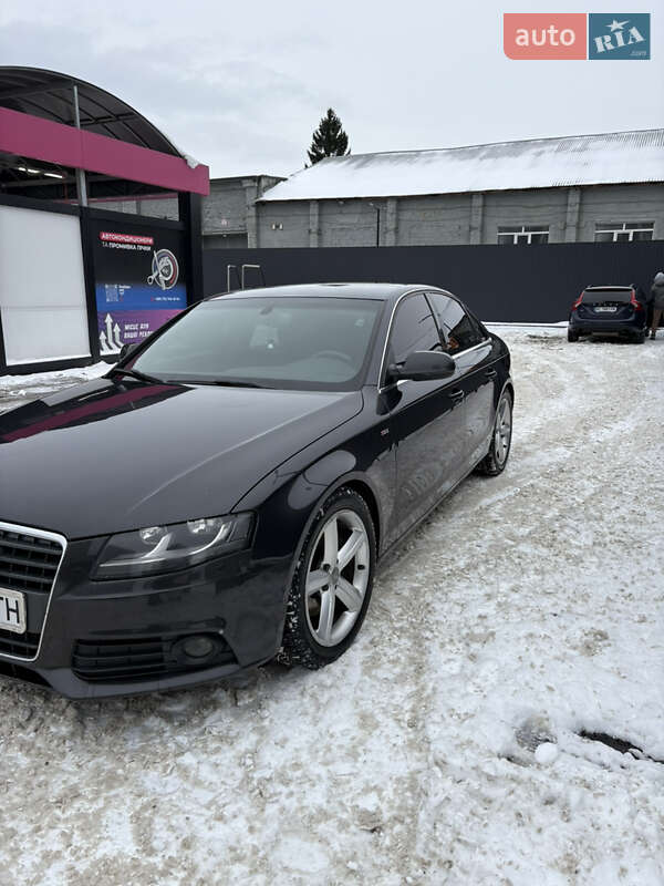 Седан Audi A4 2010 в Львове