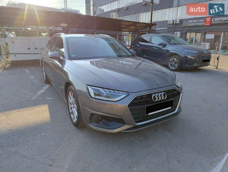 Audi A4 2022