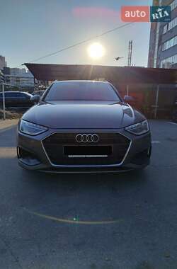 Универсал Audi A4 2022 в Киеве