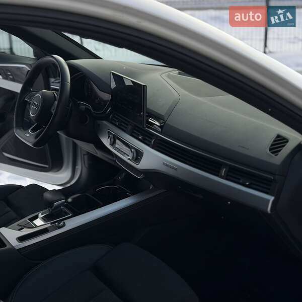 Седан Audi A4 2019 в Киеве