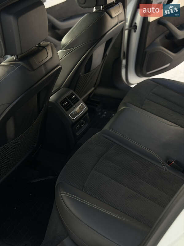 Седан Audi A4 2019 в Киеве