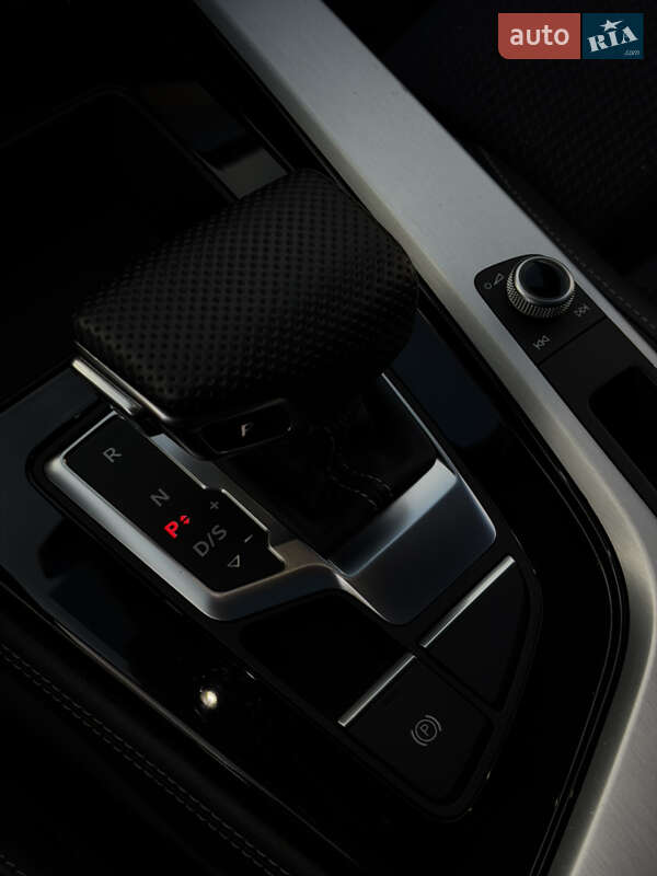 Седан Audi A4 2019 в Киеве