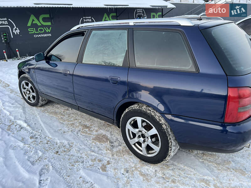 Универсал Audi A4 1998 в Чернигове
