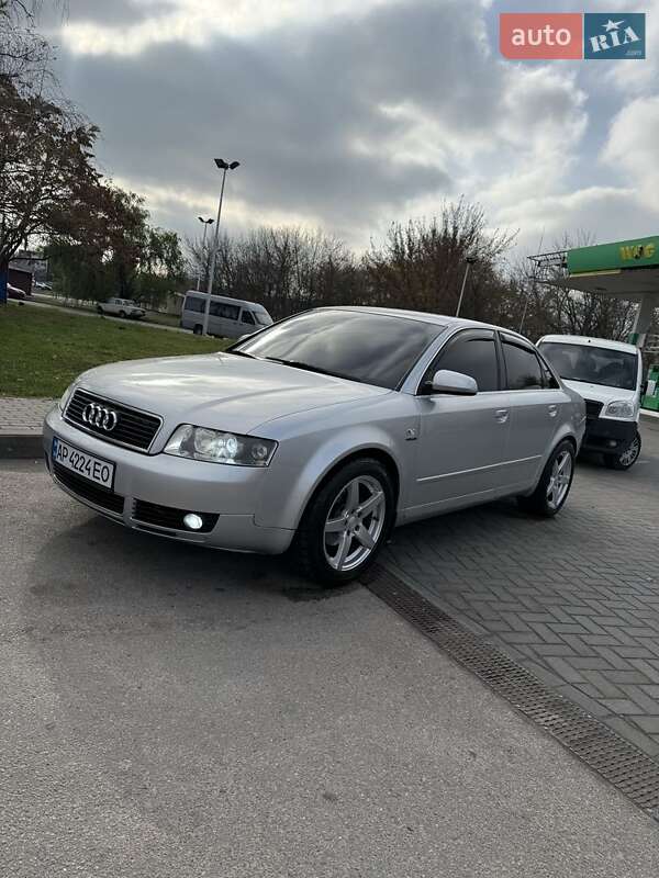 Седан Audi A4 2004 в Запорожье