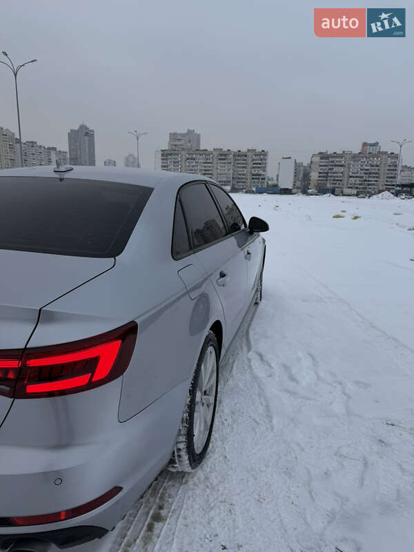 Седан Audi A4 2018 в Киеве