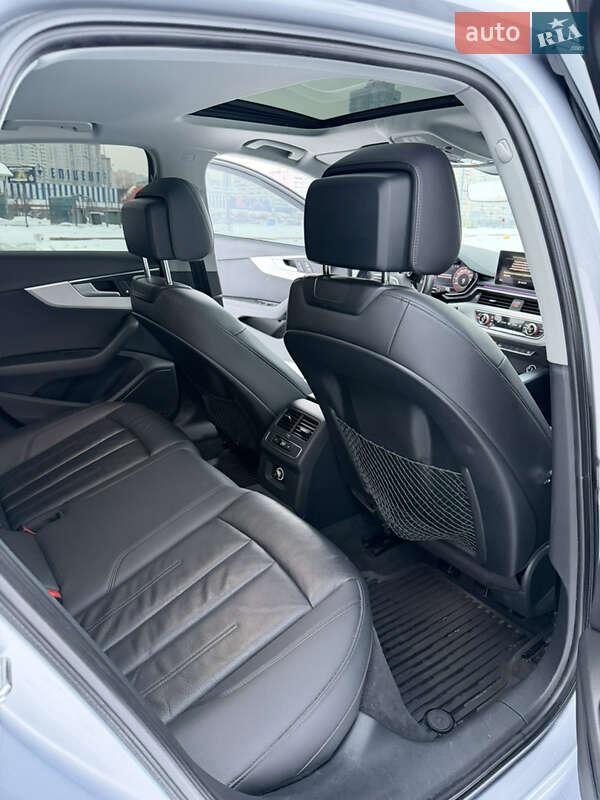 Седан Audi A4 2018 в Киеве