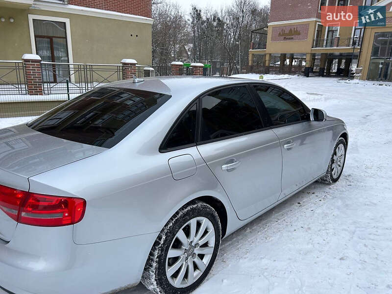 Седан Audi A4 2013 в Харькове