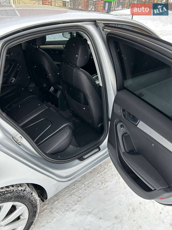 Седан Audi A4 2013 в Харькове