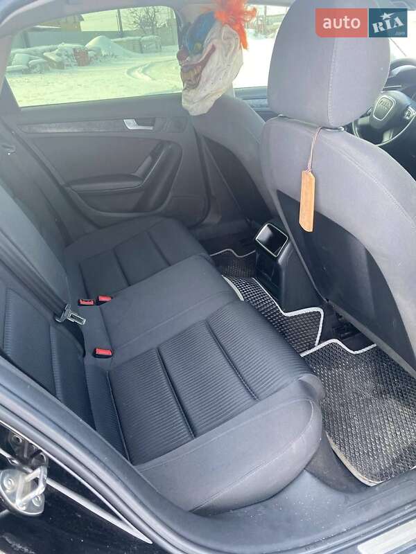 Седан Audi A4 2010 в Виннице