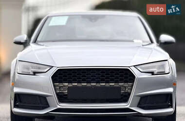 Седан Audi A4 2015 в Ровно