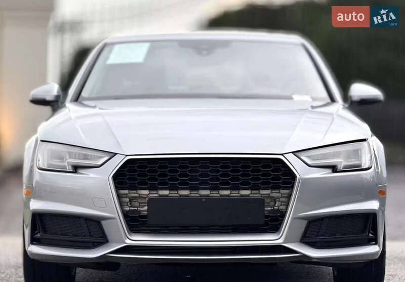 Седан Audi A4 2015 в Ровно