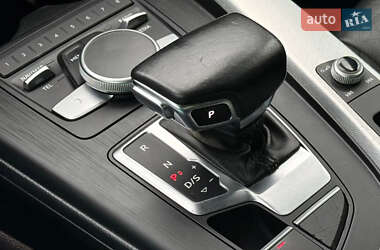 Седан Audi A4 2015 в Ровно