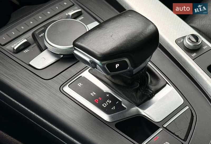 Седан Audi A4 2015 в Ровно