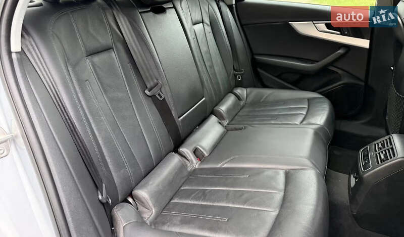 Седан Audi A4 2015 в Ровно