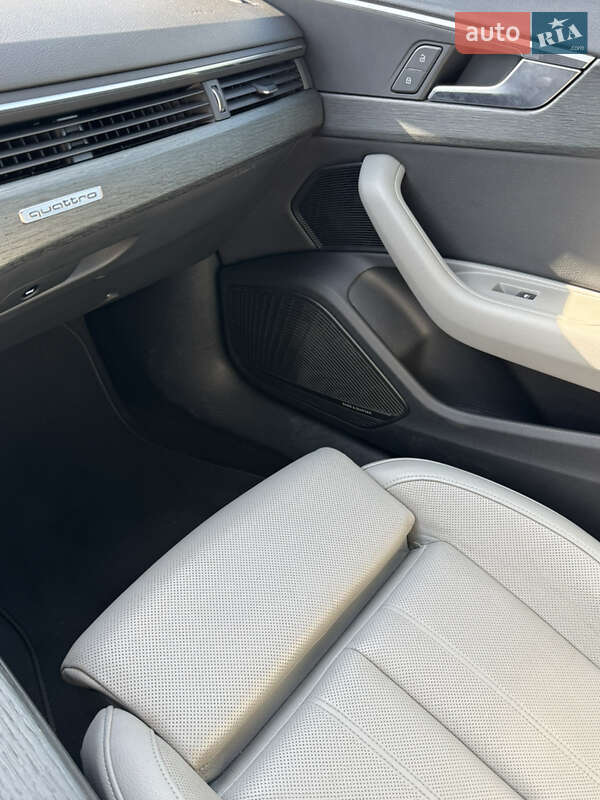 Седан Audi A4 2017 в Чернігові