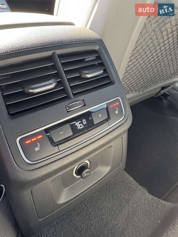 Седан Audi A4 2017 в Чернігові