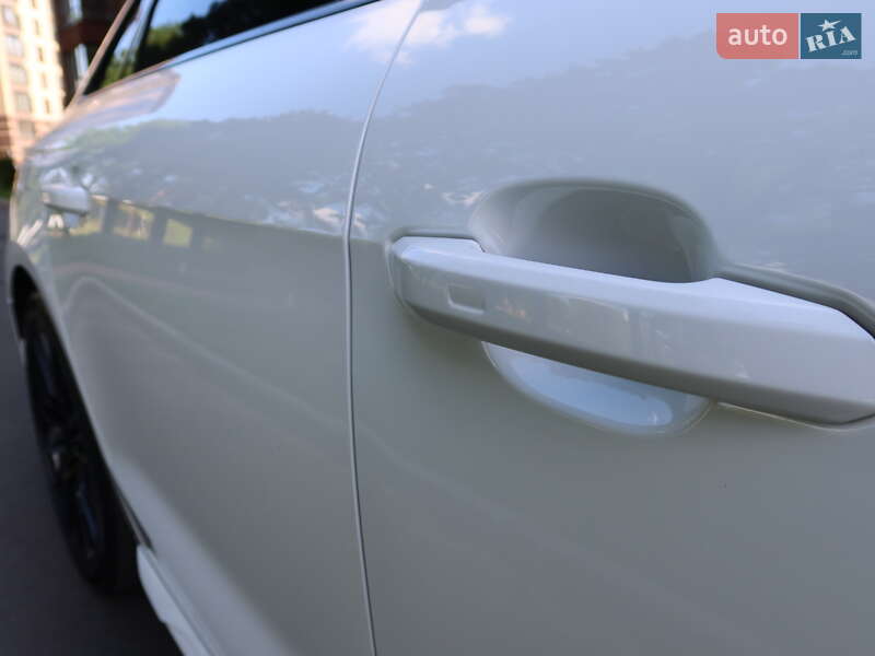 Седан Audi A4 2022 в Киеве