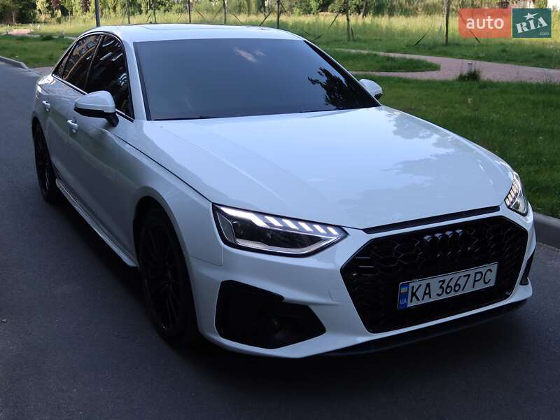 Седан Audi A4 2022 в Киеве