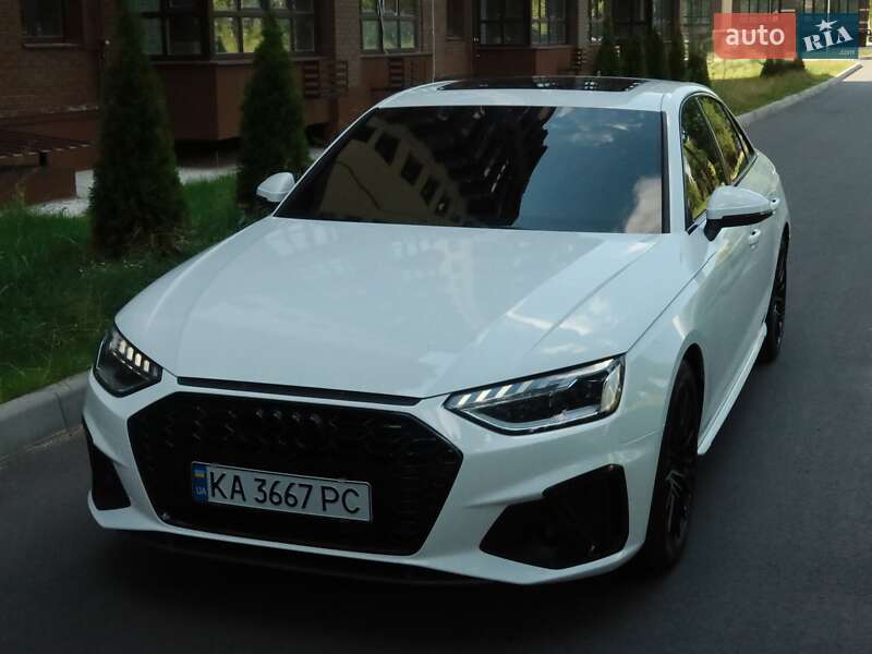 Седан Audi A4 2022 в Киеве
