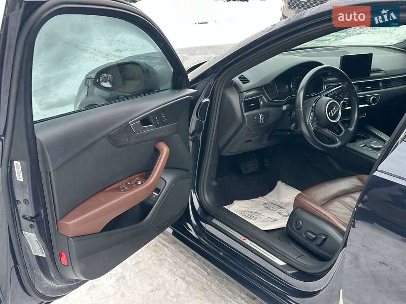 Седан Audi A4 2018 в Луцке