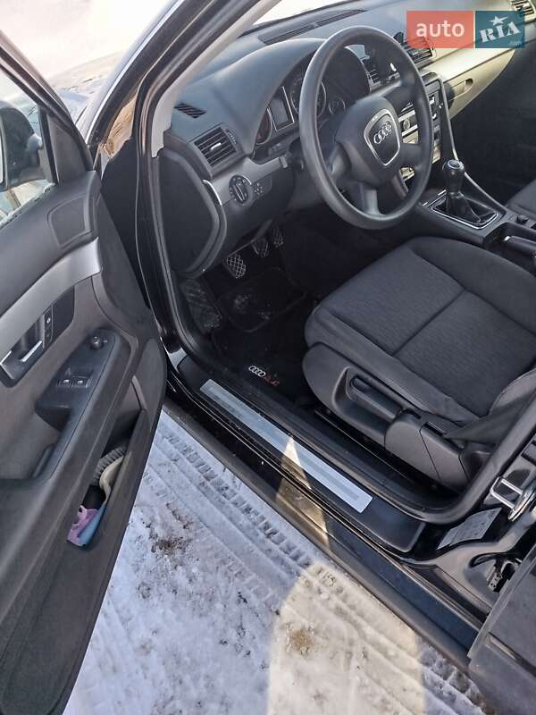 Седан Audi A4 2006 в Вышгороде