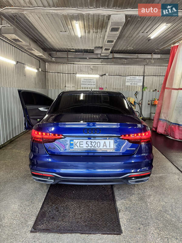 Седан Audi A4 2021 в Днепре