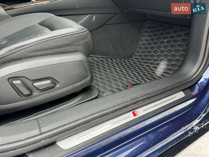 Седан Audi A4 2017 в Хмельницькому