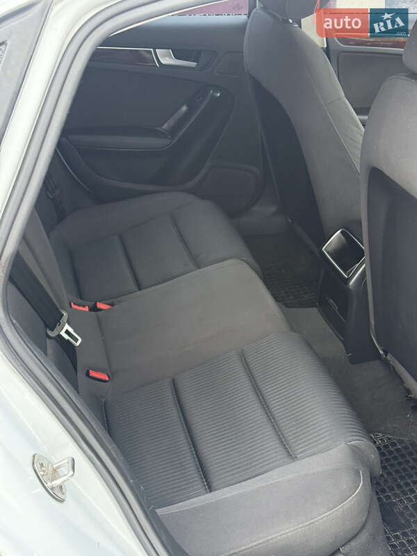 Седан Audi A4 2011 в Балаклії