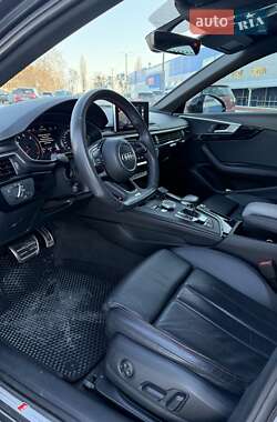 Седан Audi A4 2019 в Ромнах