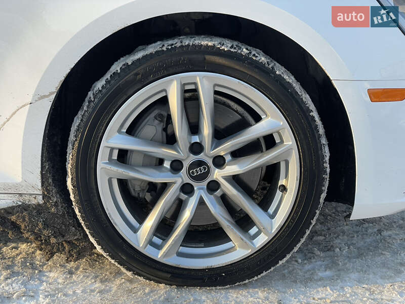Седан Audi A4 2016 в Киеве