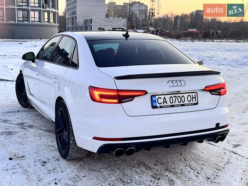 Седан Audi A4 2016 в Черкасах