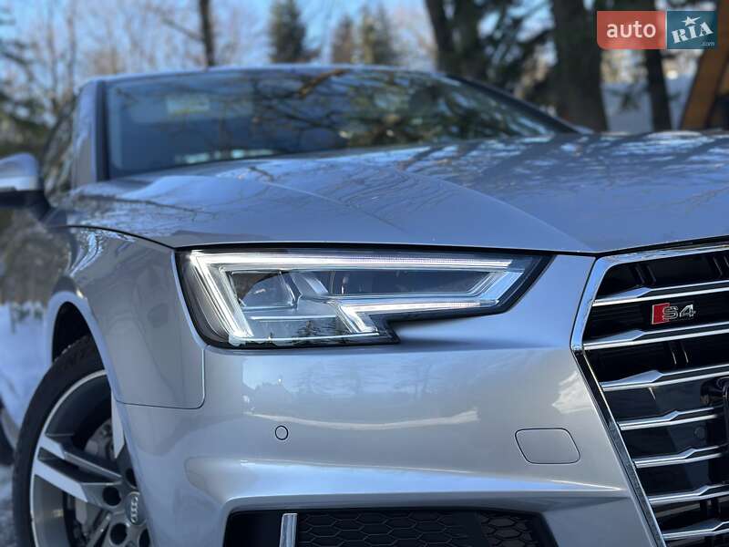 Седан Audi A4 2017 в Дрогобыче