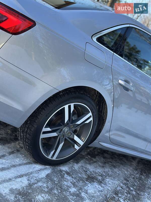Седан Audi A4 2017 в Дрогобыче