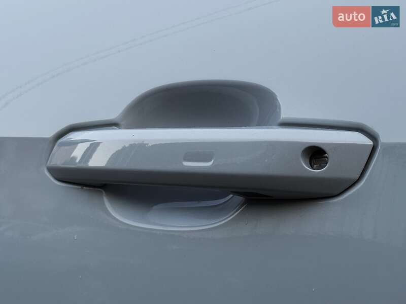 Седан Audi A4 2020 в Киеве