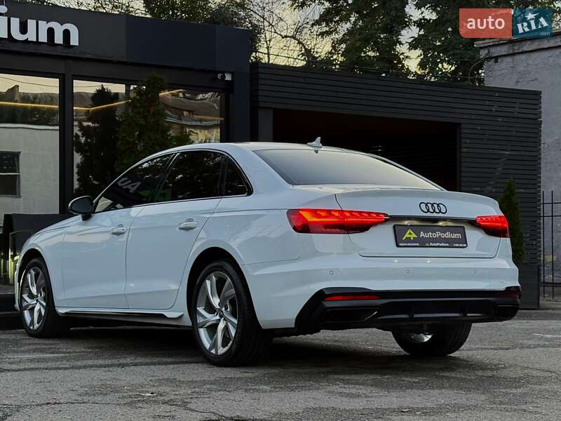 Седан Audi A4 2020 в Киеве