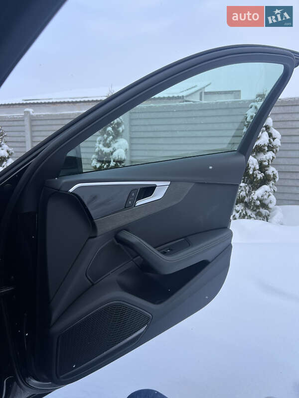 Седан Audi A4 2023 в Днепре