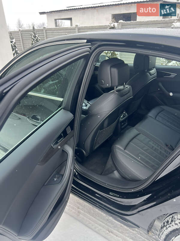 Седан Audi A4 2023 в Днепре