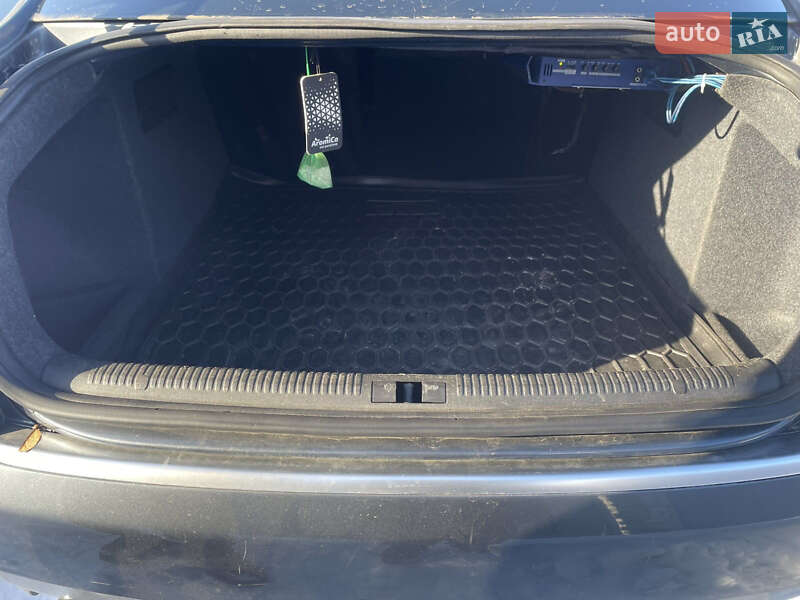 Седан Audi A4 2001 в Павлограді