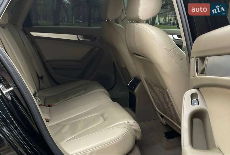 Седан Audi A4 2011 в Миколаєві