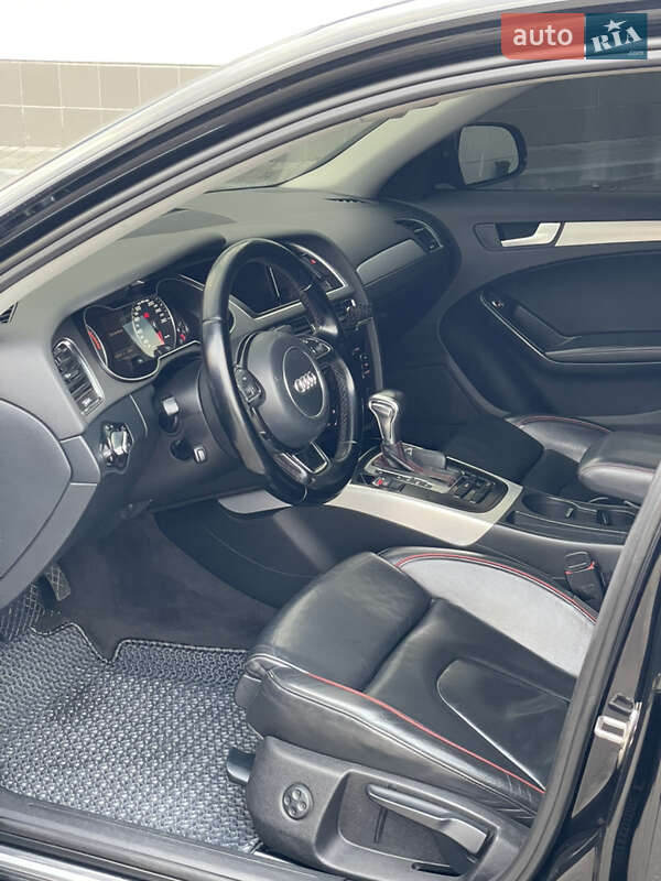 Седан Audi A4 2012 в Кременчуці