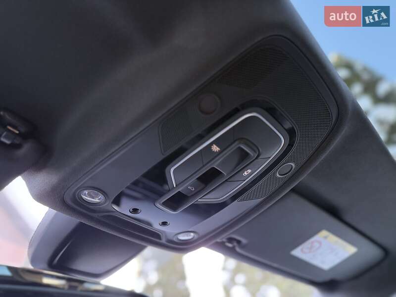 Седан Audi A4 2016 в Рівному